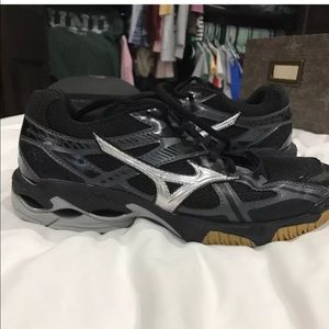 Mizuno Women’s Volleyball Shoes- Wave Bolt 4